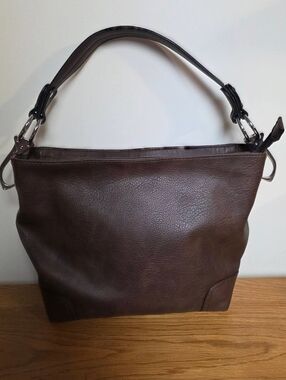 Hobo Shoulder Bag with Big Snap Hook Hardware